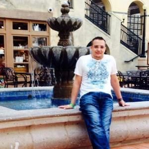 Meet your Posher, Armando